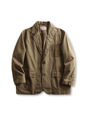 水洗い加工のコットンツイルと大きめポケットが特徴のヴィンテージ風ワークジャケット。動きやすく実用的