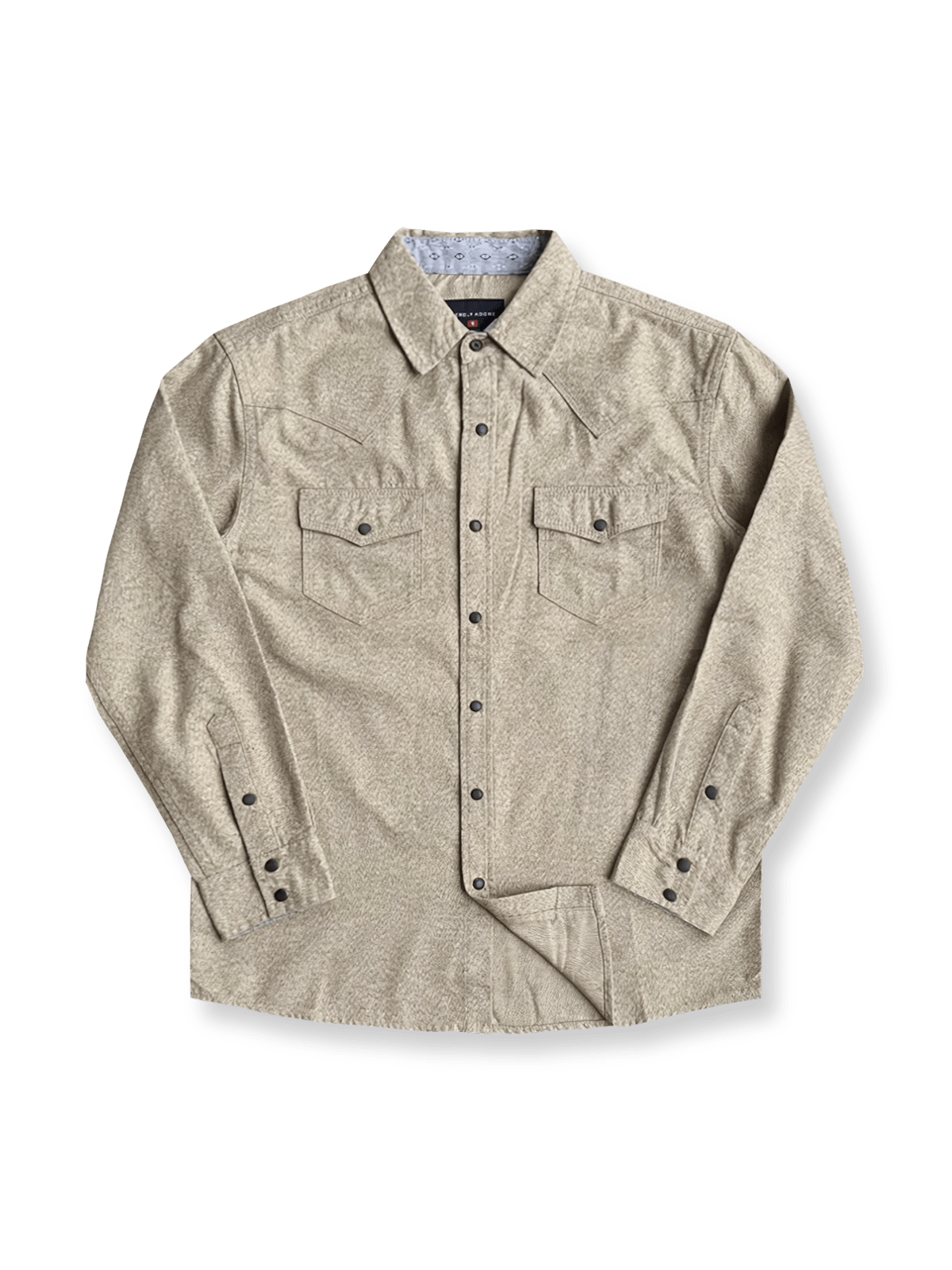 ウエスタン風のデザインが際立つ長袖起毛シャツ