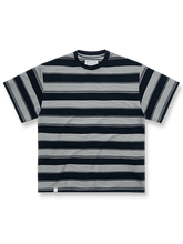 アスート蠟染ウォッシュ加工のストライプTシャツ。
