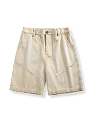 竹節柄が施された砂洗い加工のショートパンツ。