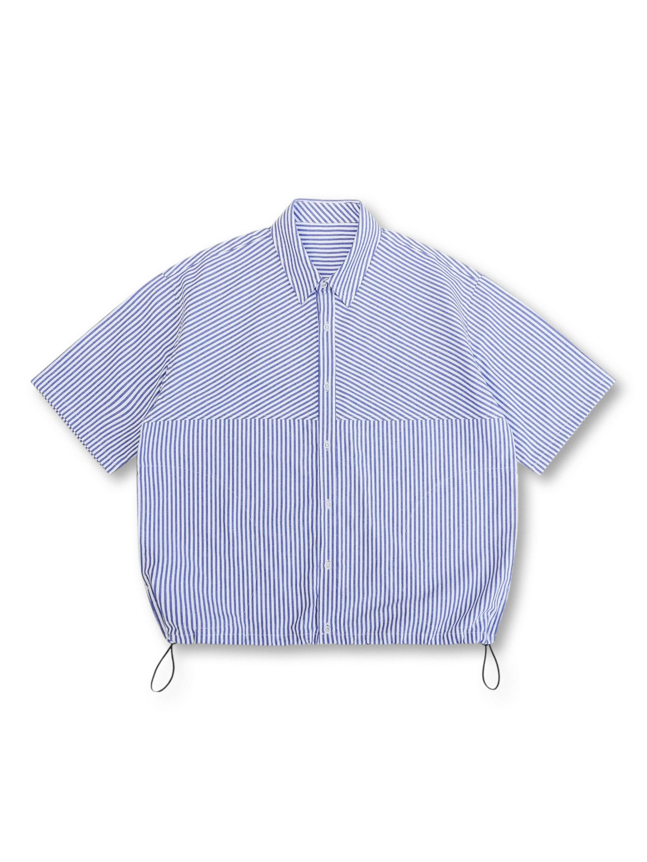 胸元のストライプ向きを変えたパッチワークが特徴のブルーストライプオックスフォードシャツ