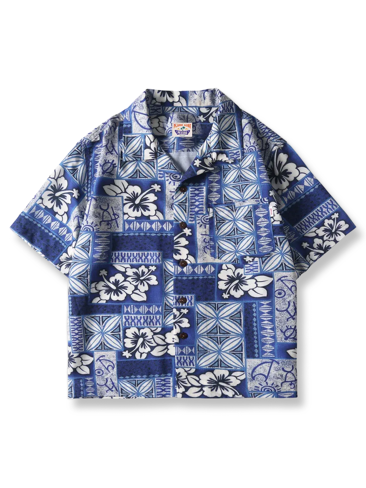 ブルー&ホワイトのフローラルプリントが特徴のハワイアンシャツ