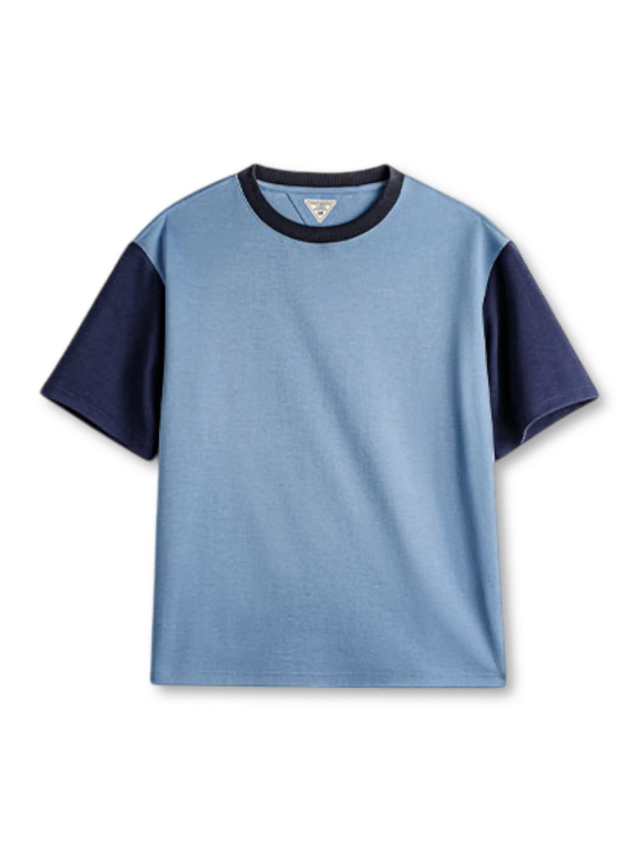 ダイヤモンドブルーとネイビーの配色切り替えが映えるエアレイヤーニットTシャツ