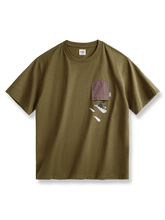 Bomb Catキャラクタープリントのヴィンテージ風コットンTシャツ。