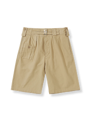 ダブルアジャストストラップと複数ポケットが特徴の英国軍グルカスタイル五分丈ショートパンツ