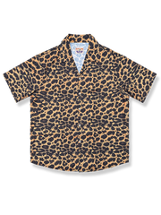 ブラウンレオパード柄とキューバ襟が特徴のルーズフィット混紡素材アロハシャツ