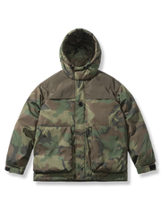 迷彩柄フード付きダウンジャケットの製品イメージ