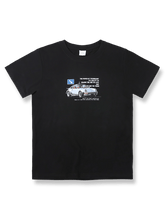 カーグラフィックプリントスリムフィット半袖Tシャツ。