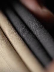 アンカーウッドボタンと前ポケットのディテール