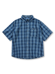 チェックとデニム調のコンビが際立つ多口ポケットワークシャツ