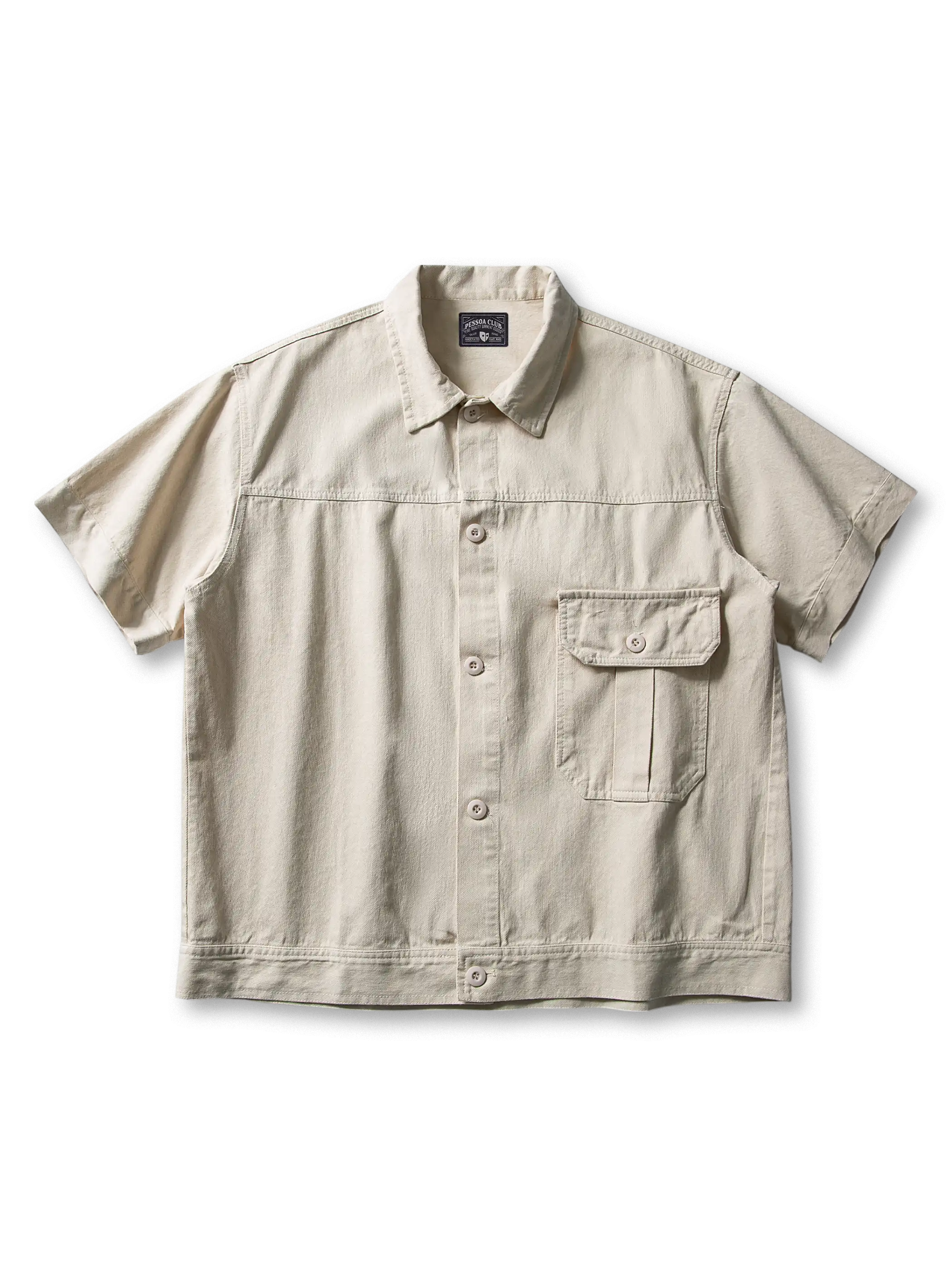 胸とサイドに大容量ポケットを配したボックスシルエットのワークポケットシャツ