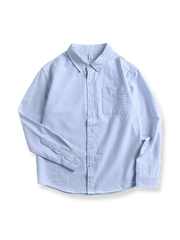 クラシックなブルーストライプが映えるオックスフォードシャツ