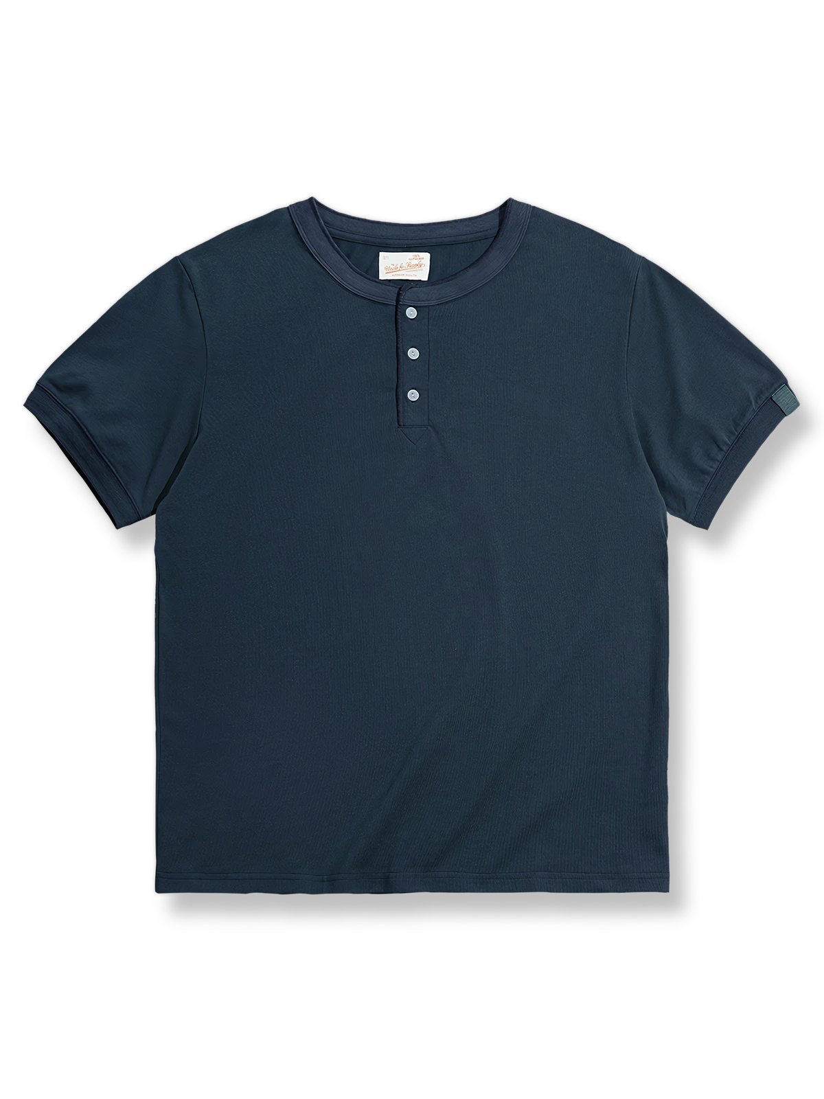 クラシックヘンリーネックとピュアコットン素材を特徴とするTシャツの画像