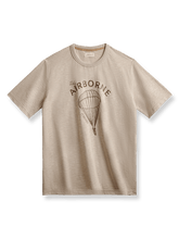 クラシックパラシュートレタープリント半袖Tシャツ。