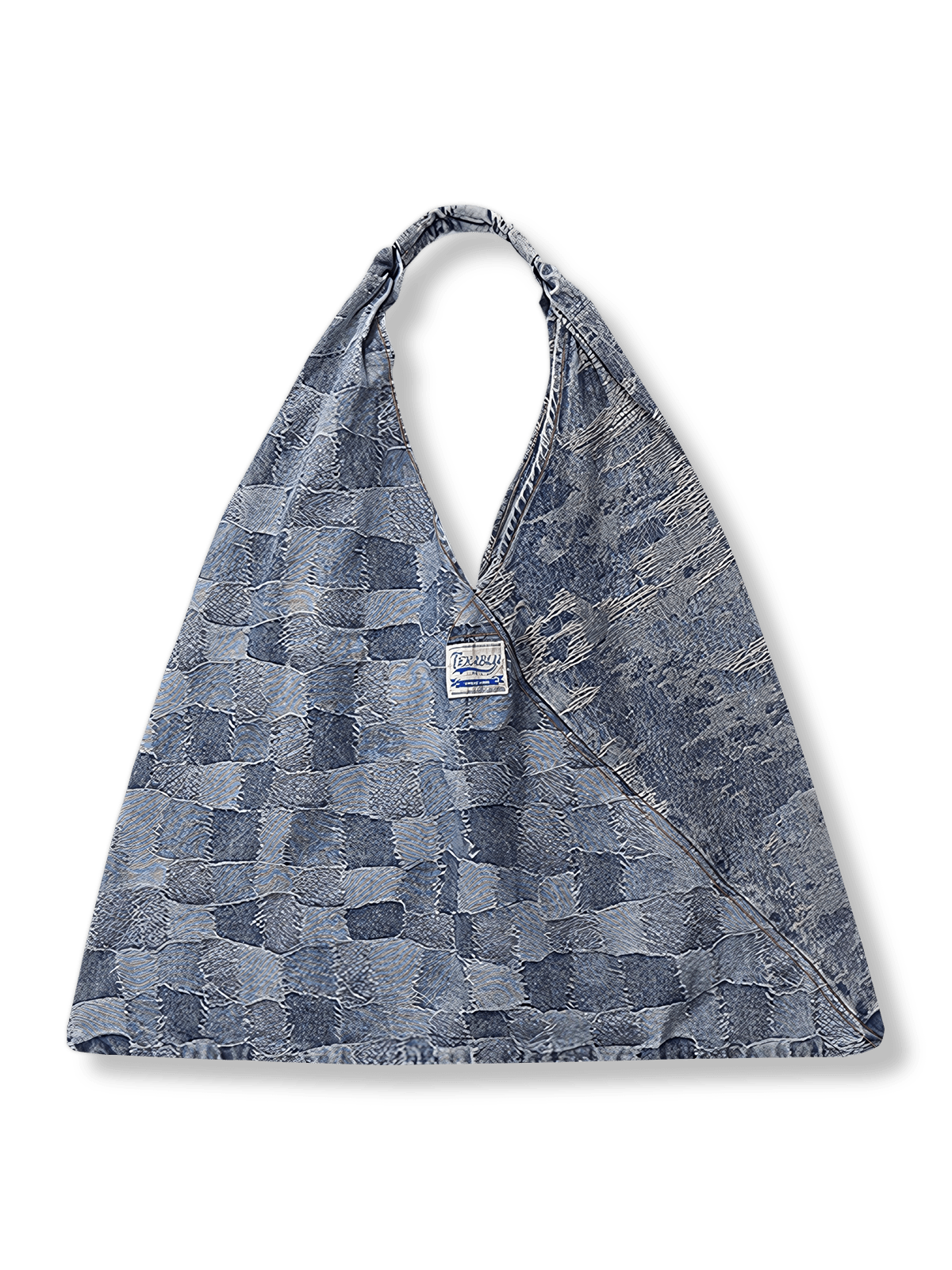 クラシックなパッチワークデニムで仕立てた大容量のトートバッグ。