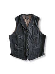 ショールカラーとタイトフィットが映えるコットンベスト