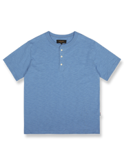 スラブコットンと三つボタンのヘンリーネックが特徴の半袖Tシャツ