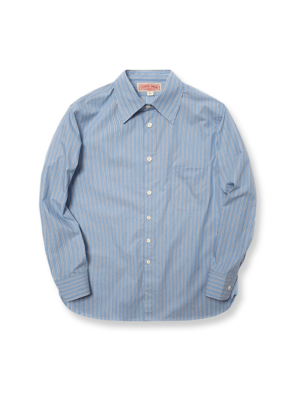 ウォッシュ加工のコットン素材と天然果実ボタンが特徴のクラシックストライプシャツ