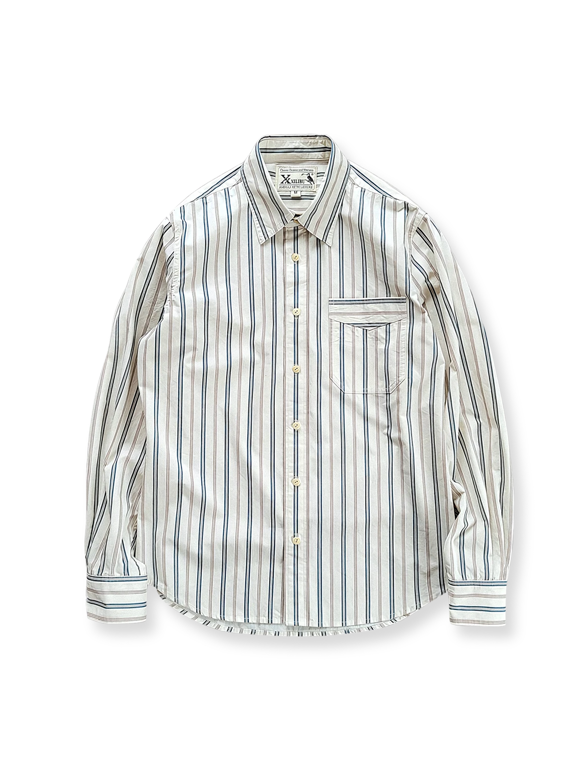 クラシックなストライプ柄の長袖シャツ