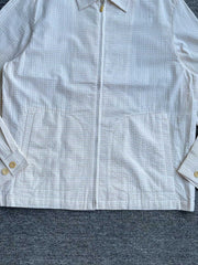 製品画像:Cleanfitシアサッカースタンドカラージャケット全体の外観
詳細画像:袖口ボタンとシアサッカー素材の質感ディテール