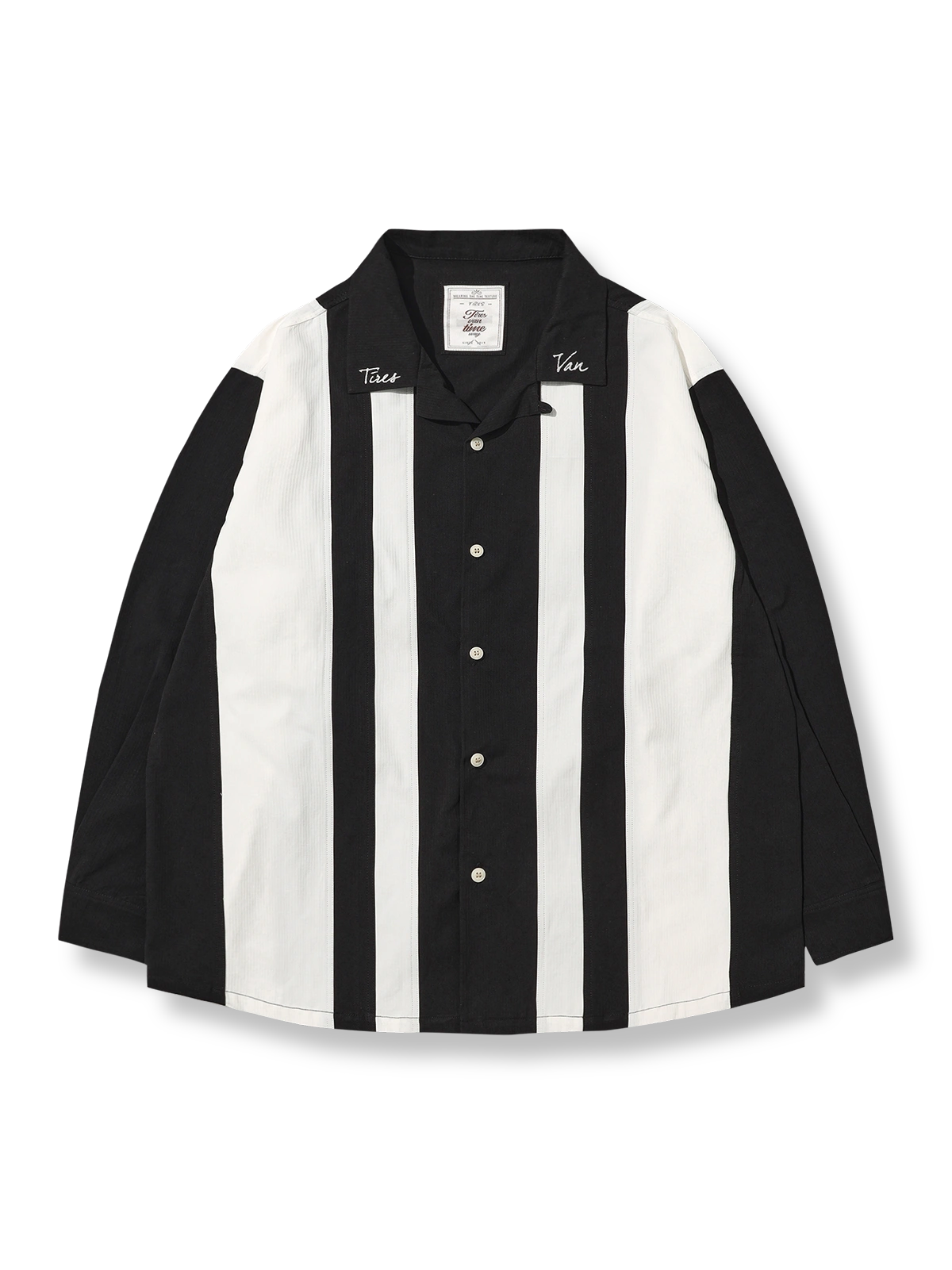 切り替えストライプ長袖シャツ。