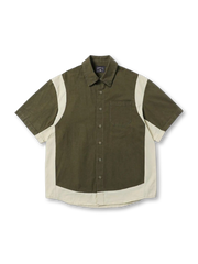 頑強なコットンと配色切り替えが特徴のアメリカンワークシャツ