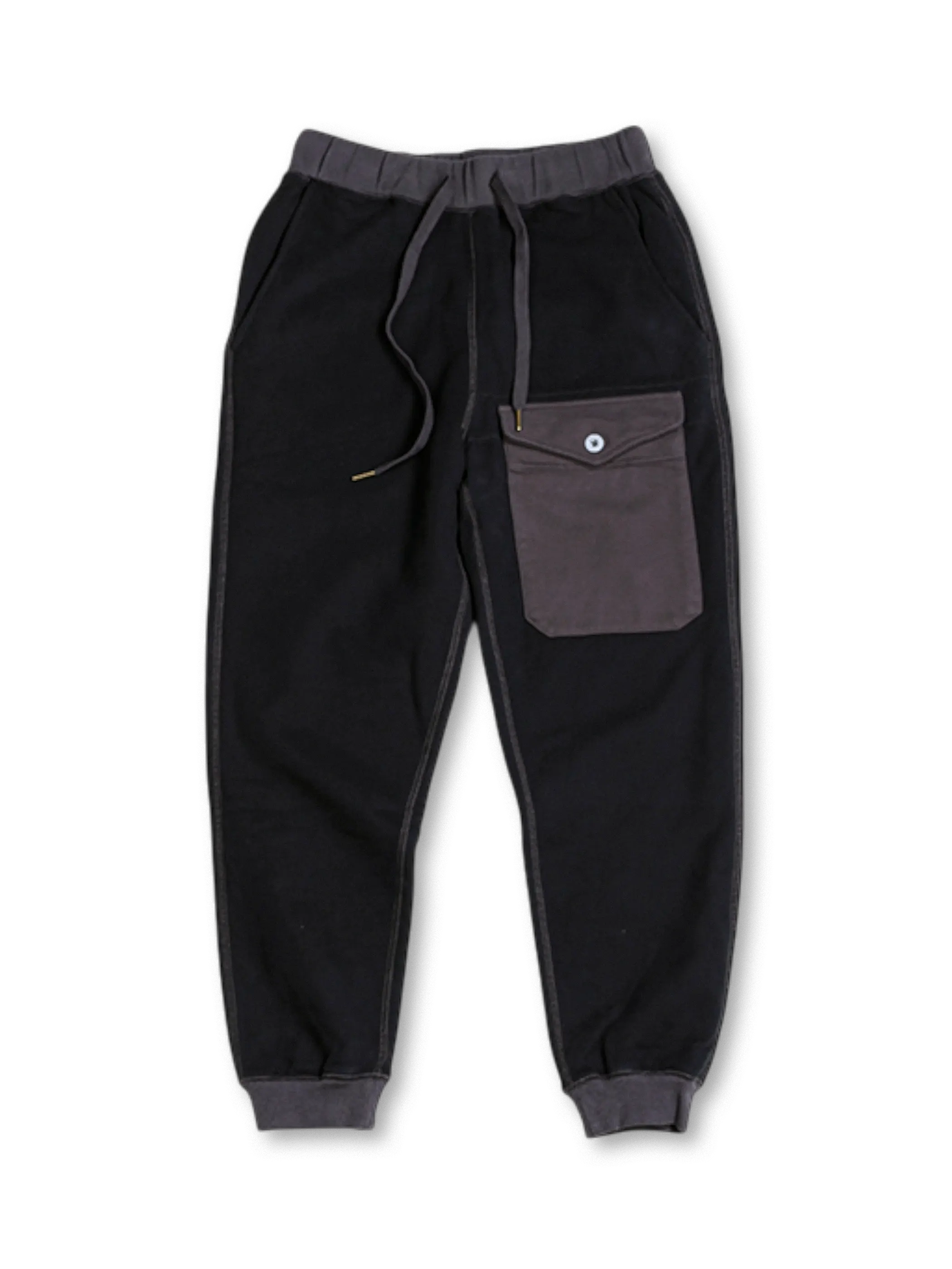 厚手起毛フリース製カラーブロック作業風ポケット付きジョガーパンツ。伸縮ウエストバンドとドローコード付き。