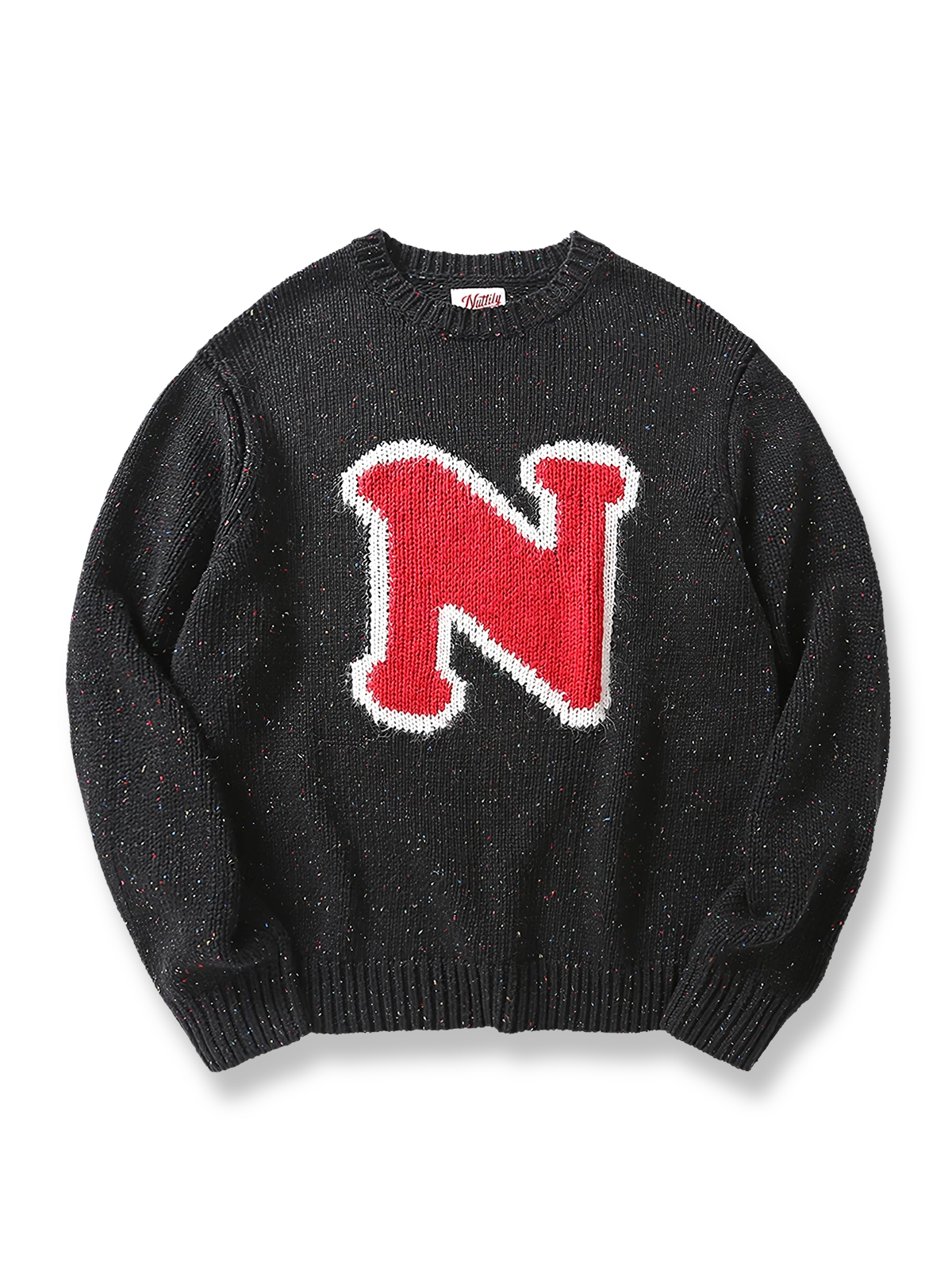 カラーネップウール混紡素材のスクール風ニットセーター。赤い「N」刺繍とリブ編みが特徴。