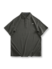 クールタッチ&速乾加工を施したメッシュピケ素材のポロシャツ。