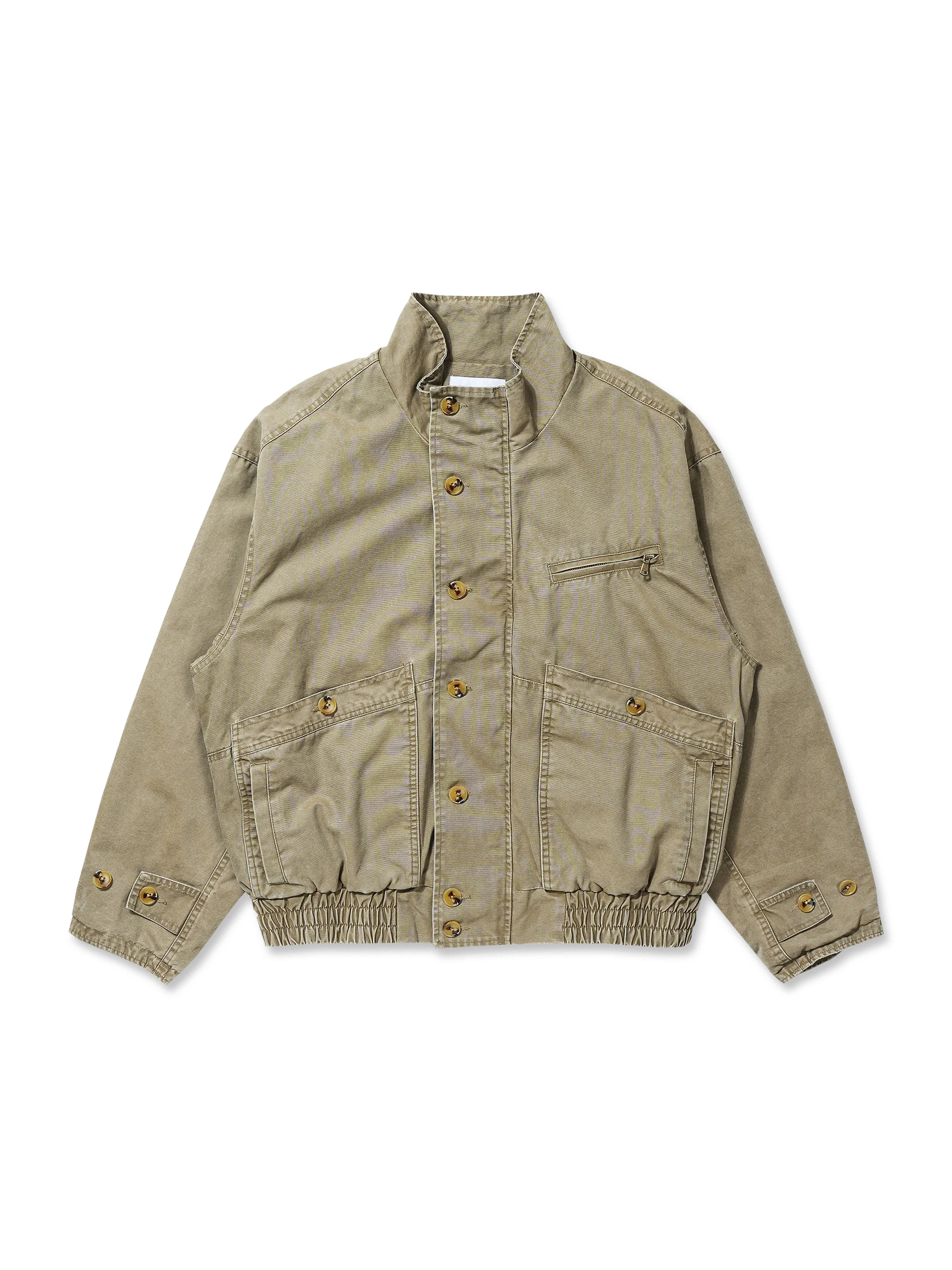 上質なコットンツイルとウォッシュ加工によるヴィンテージ風コーデュロイワークジャケット。多ポケットとゴム入り袖口で機能的かつ防風性に優れたデザイン。通勤やアウトドアに適したアイテム。