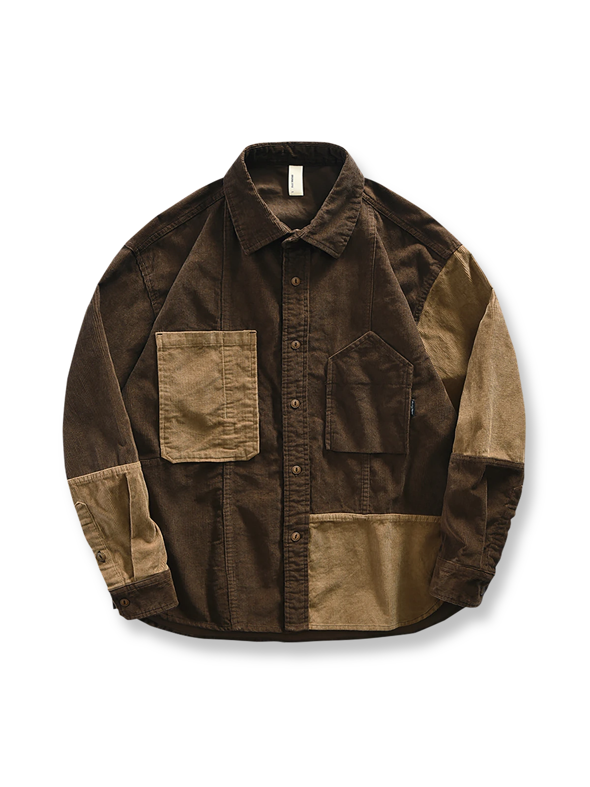 レトロなカラーブロックパッチワークと保温性のある厚手コーデュロイ素材のシャツ。アシンメトリーポケット付き。
