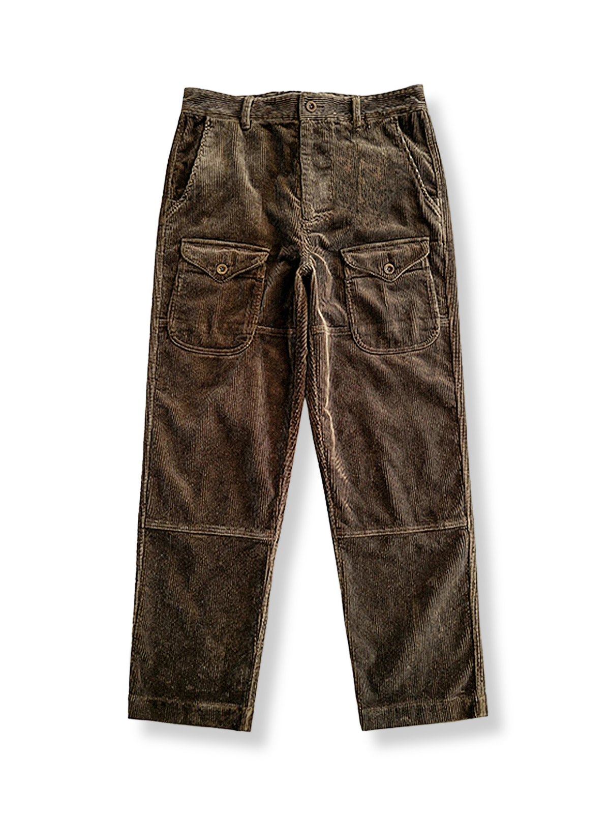 厚手コーデュロイ素材の多ポケットワークパンツ。