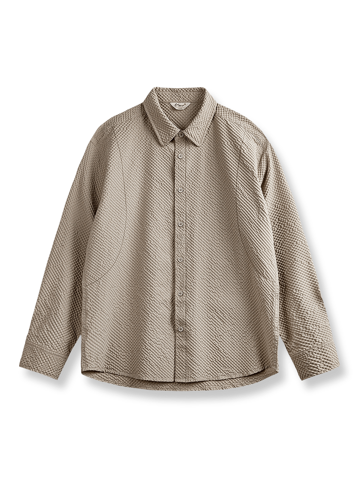 シワになりにくいクレープ素材の長袖シャツ。