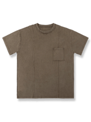 カットエッジ加工が施された製品染めの半袖Tシャツ