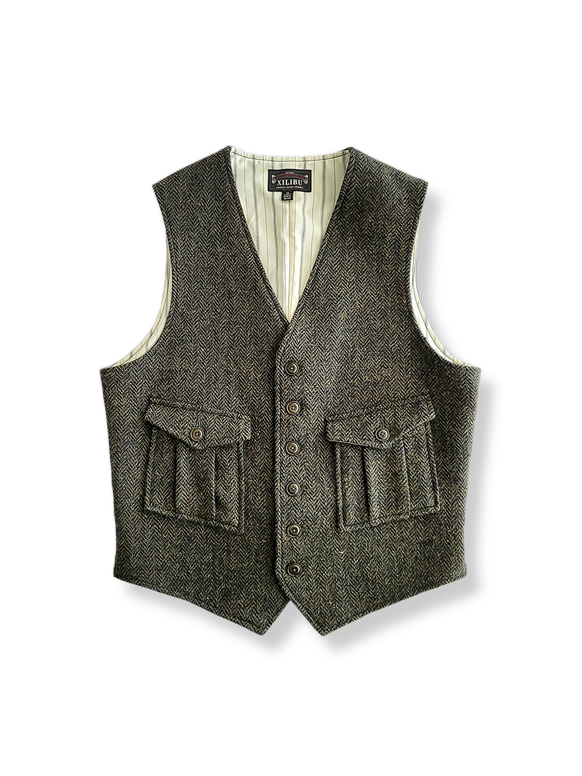 ダークグリーンのヘリンボーンツイード織りウールベスト、前面に複数ポケット付き。