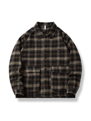 ダークトーンのチェック柄長袖シャツ