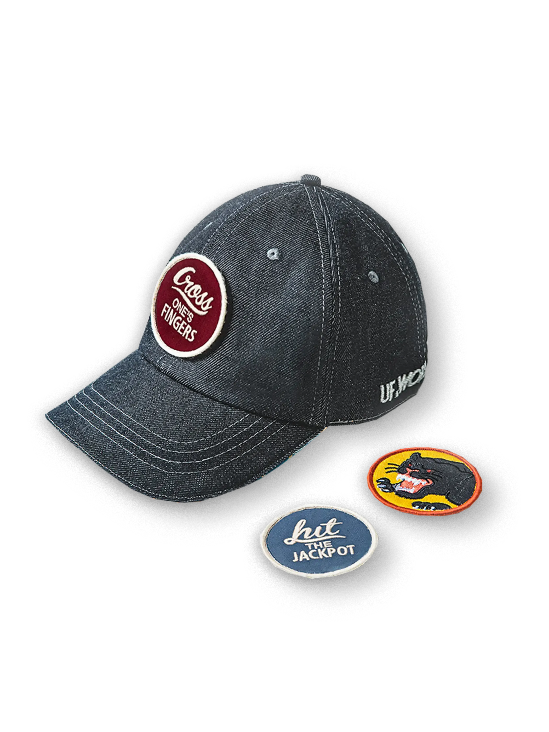 13.5oz高密度デニム生地のクラシック6パネルキャップ。マジックテープ式刺繍ワッペン付きでカスタマイズ可能。ヴィンテージプリント加工のツバ裏が特徴のベースボールキャップ。