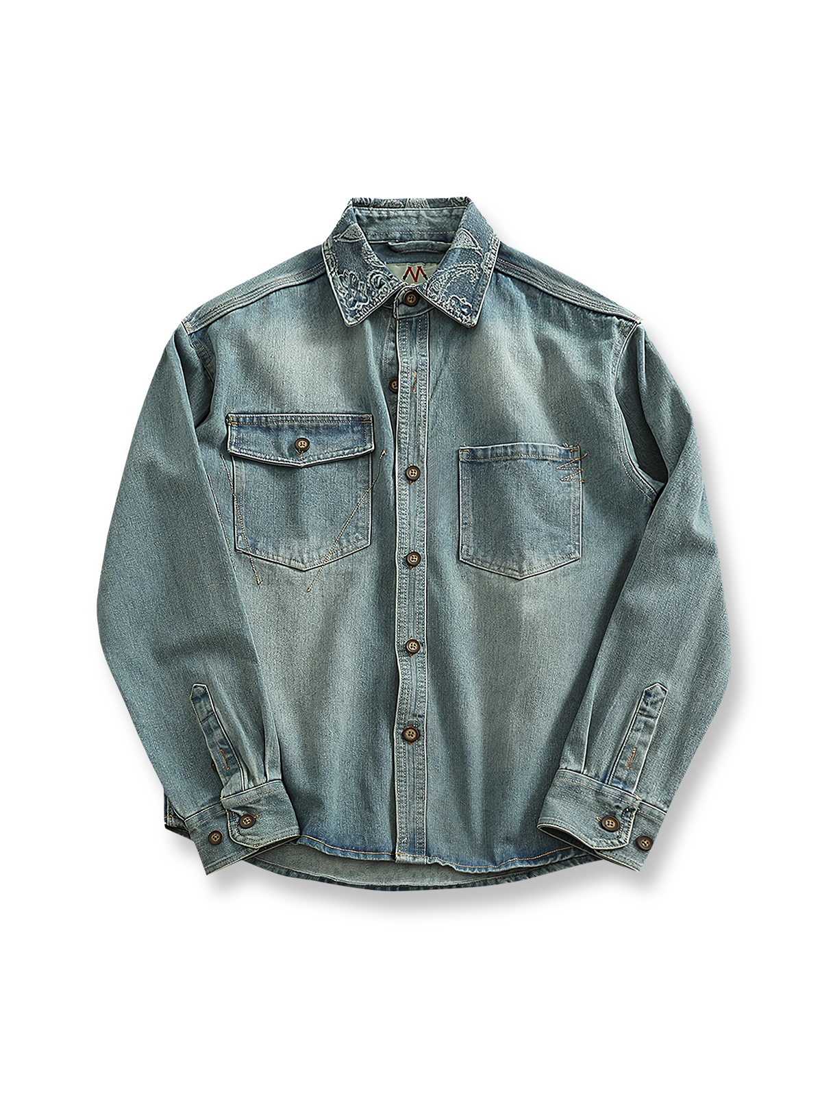 ウォッシュ加工が施されたライトブルーのヴィンテージデニムワークシャツ