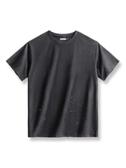 デストロイカットとスプラッシュペイントが施された洗い加工220gコットンTシャツ