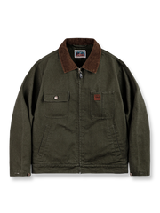 サンダーバードパッチとコーデュロイ襟が映えるハンティングジャケット