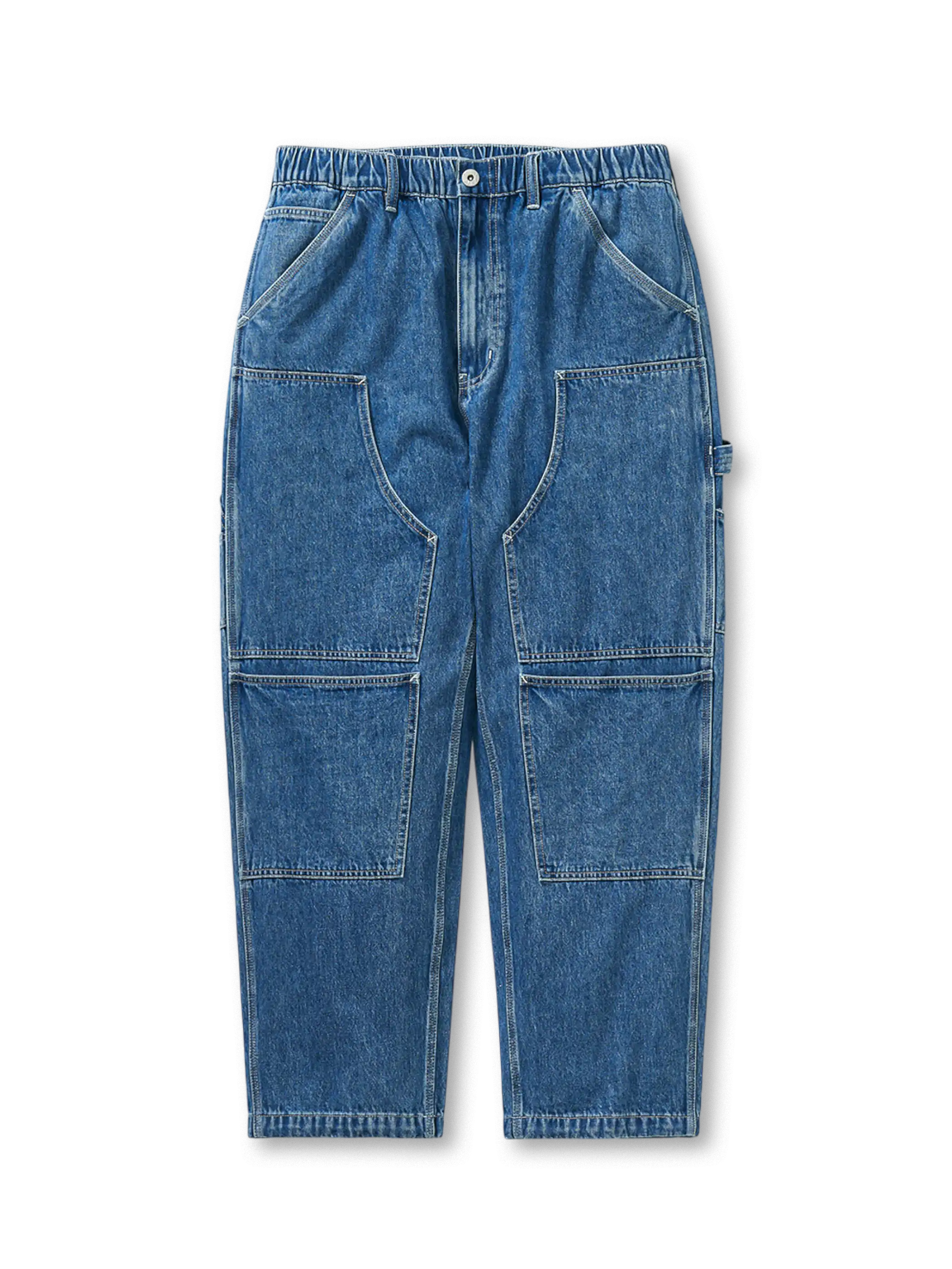 19世紀末の伐木パンツに着想を得たワイドレッグデニム。膝のダブルパッチと多機能ポケットが特徴の耐久性抜群パンツ。