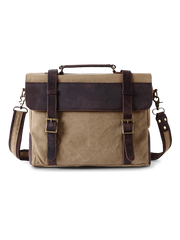 キャンバス素材と牛革を組み合わせたダブルポケットショルダーバッグ。