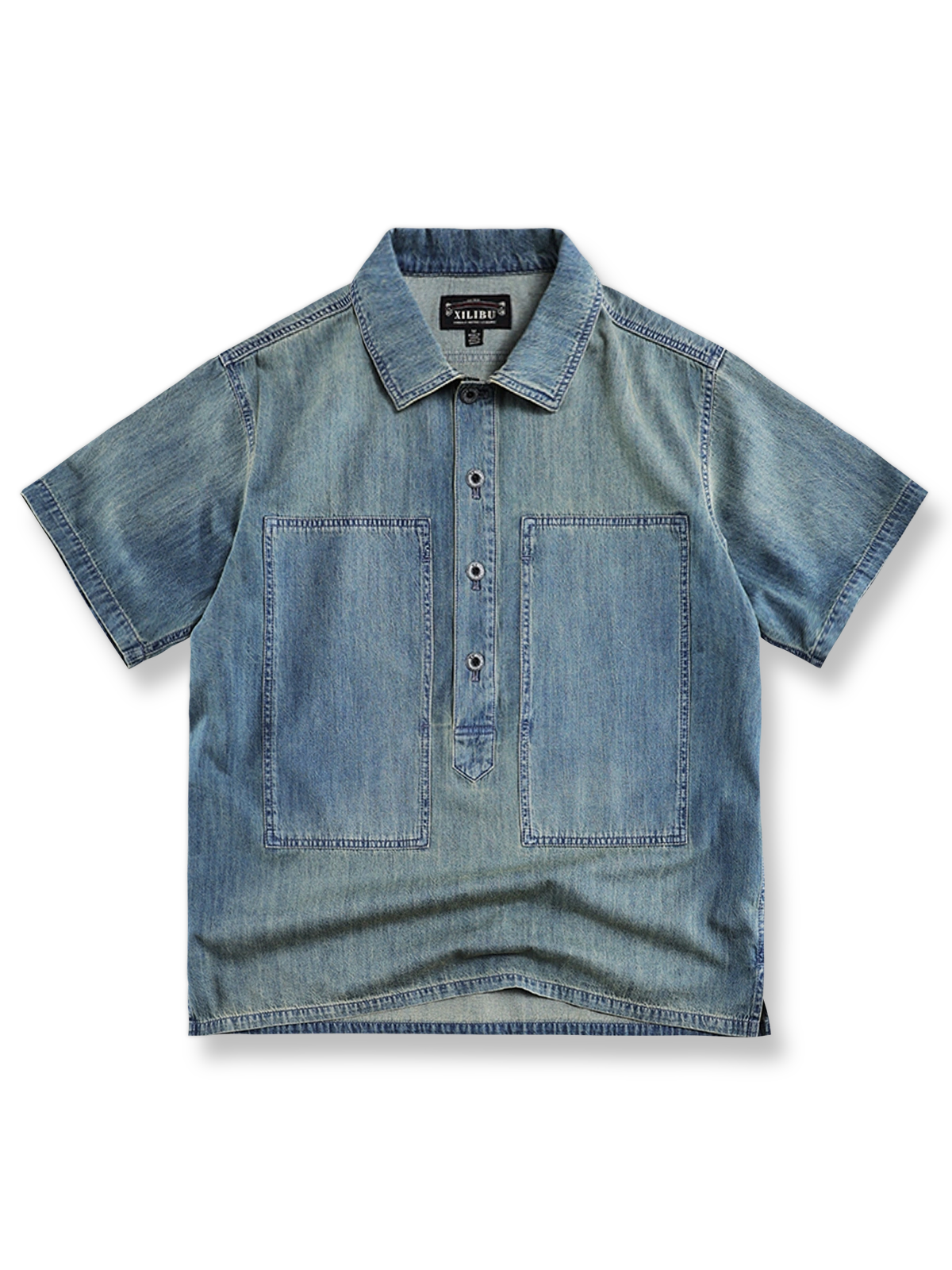 ウォッシュ加工とダブルポケットが特徴のプルオーバーデニム半袖シャツ