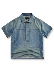 ウォッシュ加工とダブルポケットが特徴のプルオーバーデニム半袖シャツ