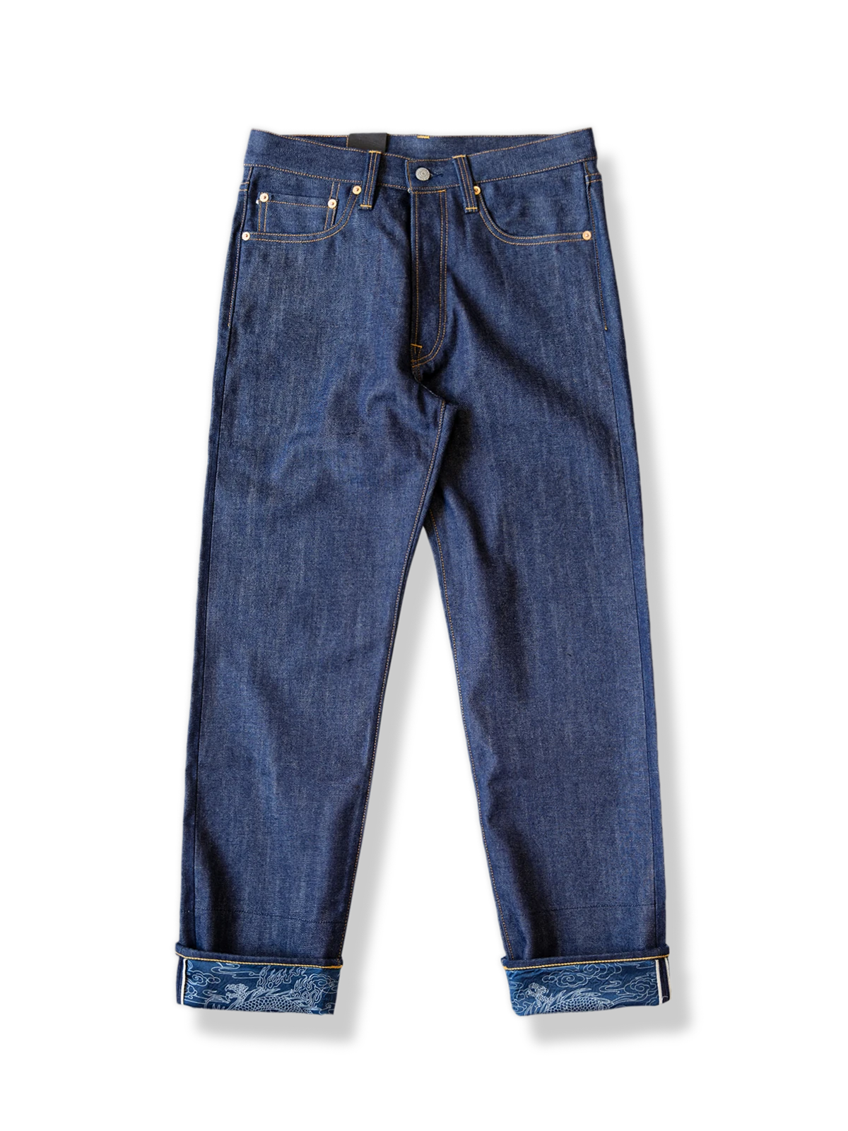 龍鳳呈祥の刺繍と雲龍文が裾裏に現れる限定植物染め14ozデニムパンツ。