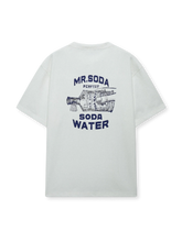 ヴィンテージ広告イラストをあしらった前胸ポケット付きルーズフィットTシャツ