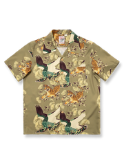 鷹と虎のプリントが施されたテンセルポリ混紡アロハシャツ