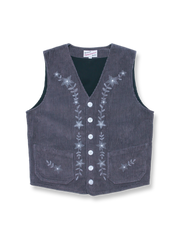 異なる糸の太さによる立体的な子母コーデュロイとコットン刺繍、純銅バックルと牛革ディテールが特徴のヴィンテージベスト。