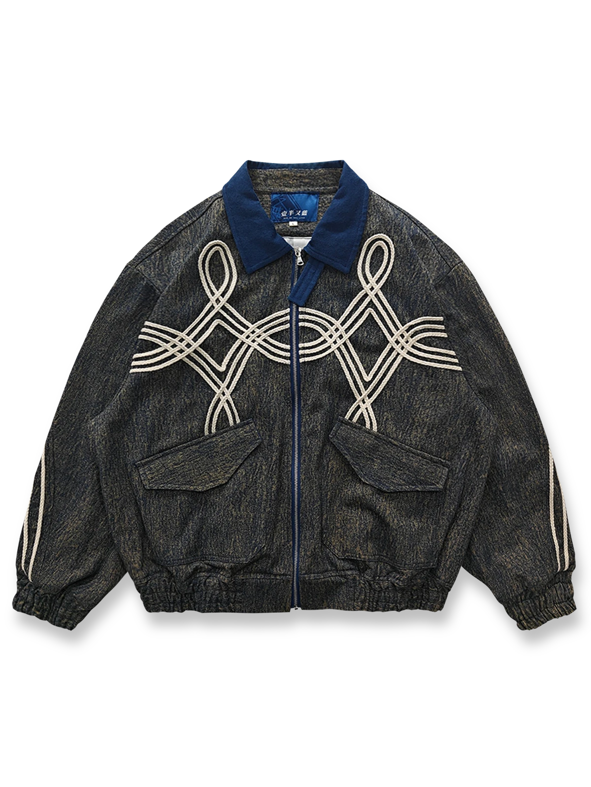 氷紋模様とパイピング刺繍が特徴の民族風デニムフライトジャケット。