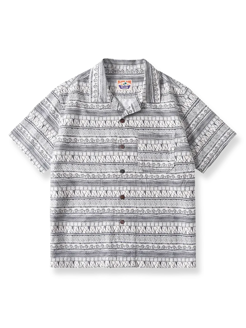 民族風ストライプ柄と開襟デザインが特徴のハワイアン半袖シャツ